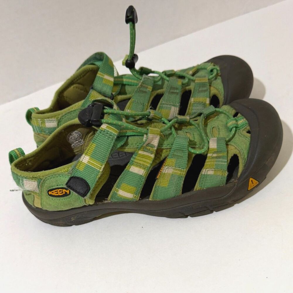 KEEN Newport H2 Series Sandals Lime Green, 5 Youth Hiking Gorpcore Waterproof